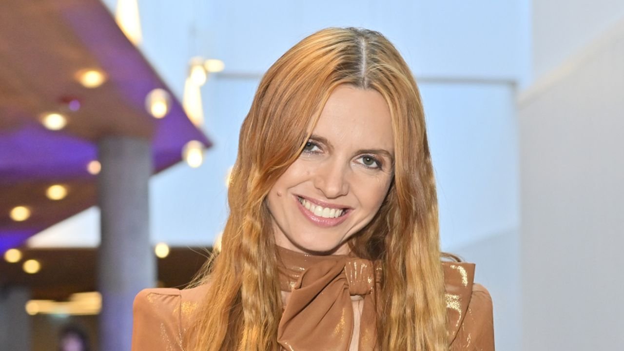 Katarzyna Burzyńska tańczyła z seniorami w "Pytaniu na śniadanie" i wypadły jej zęby! Wideo obiegło sieć