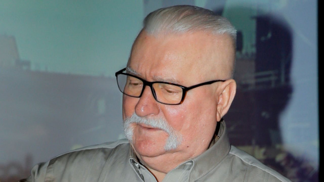 "I ja mu wtedy mówię". Lech elektryk też bywa zabawny [memy]
