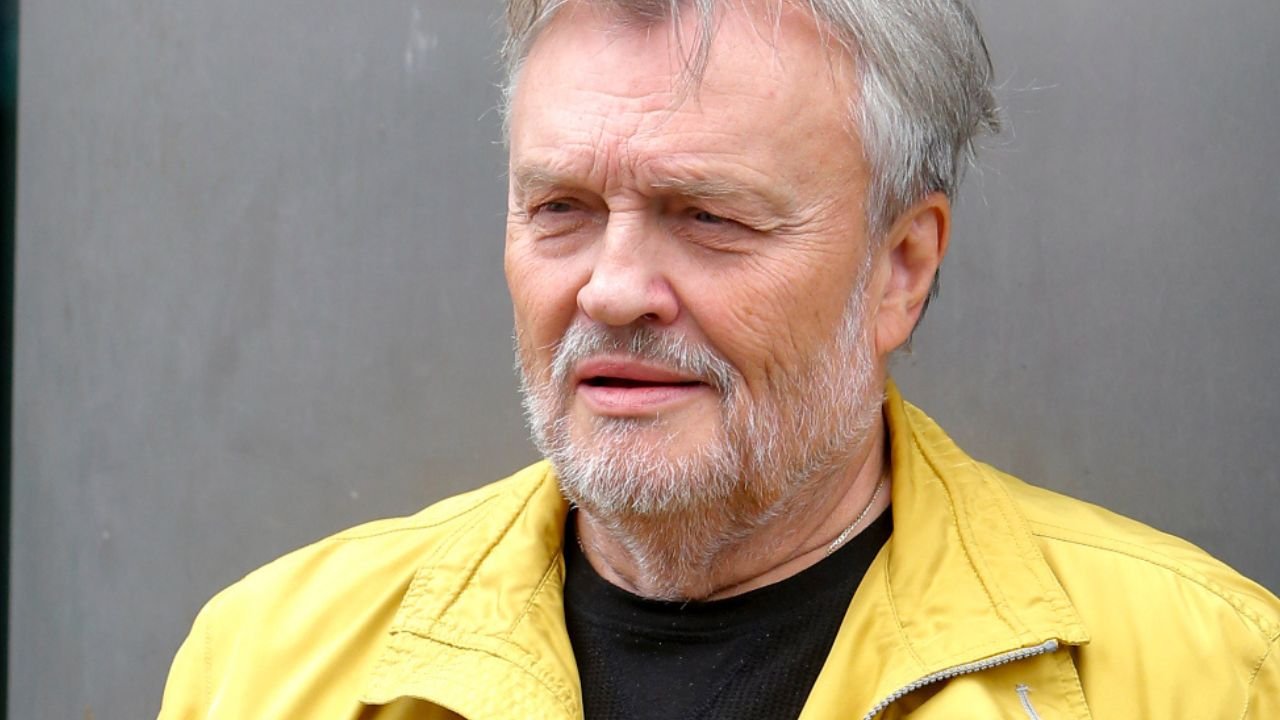 zbliżenie na twarz Krzysztofa Cugowskiego