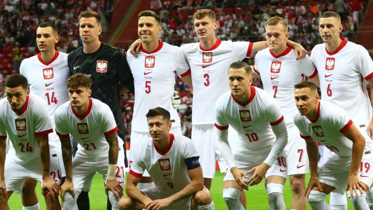 Polska zwyciężyła z Turcją. Karol skoczył z radości i dostał kontuzji [memy]
