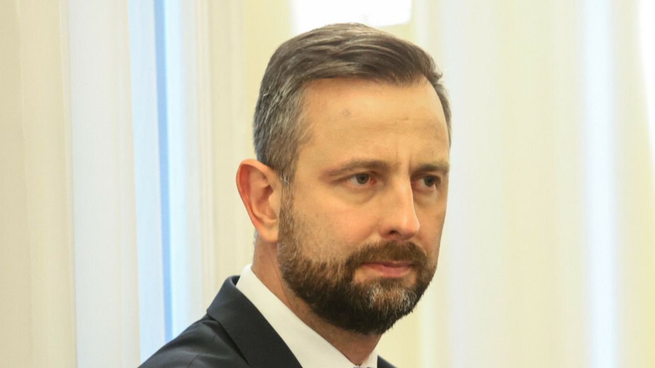 Smutny Władek może stracić swoją funkcję. Dostał żółtą kartkę od Polaków