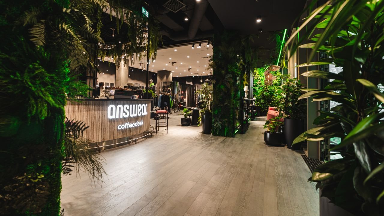 Moda, nowe doświadczenia i wyprzedaż w Answear Concept Store