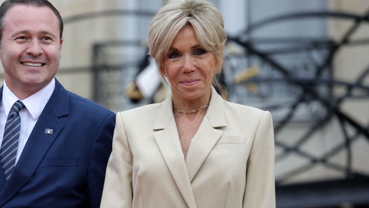 Brygida od Emmanuela odsłoniła nogi w najmodniejszym płaszczu tego sezonu. Wyglądała przepięknie