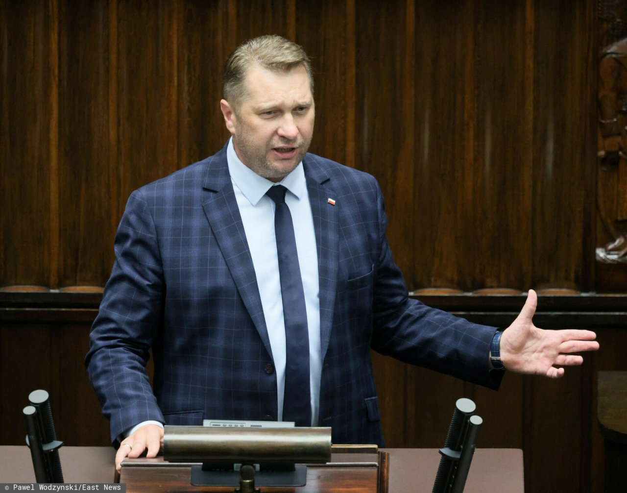 przemyslaw-czarnek na mównicy