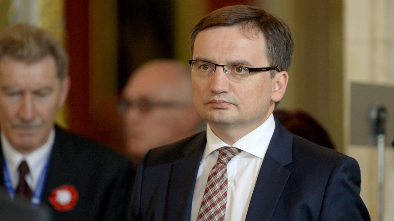 Prawica w rozsypce! Ziobro traci swoje ugrupowanie. To nie przypadek, to plan!