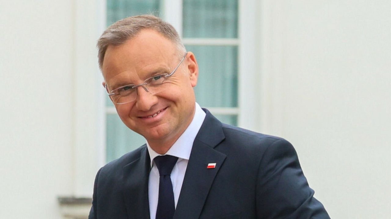 Twardziel Andrzej jako koleś z Bronxu. Te memy rozbawią do łez