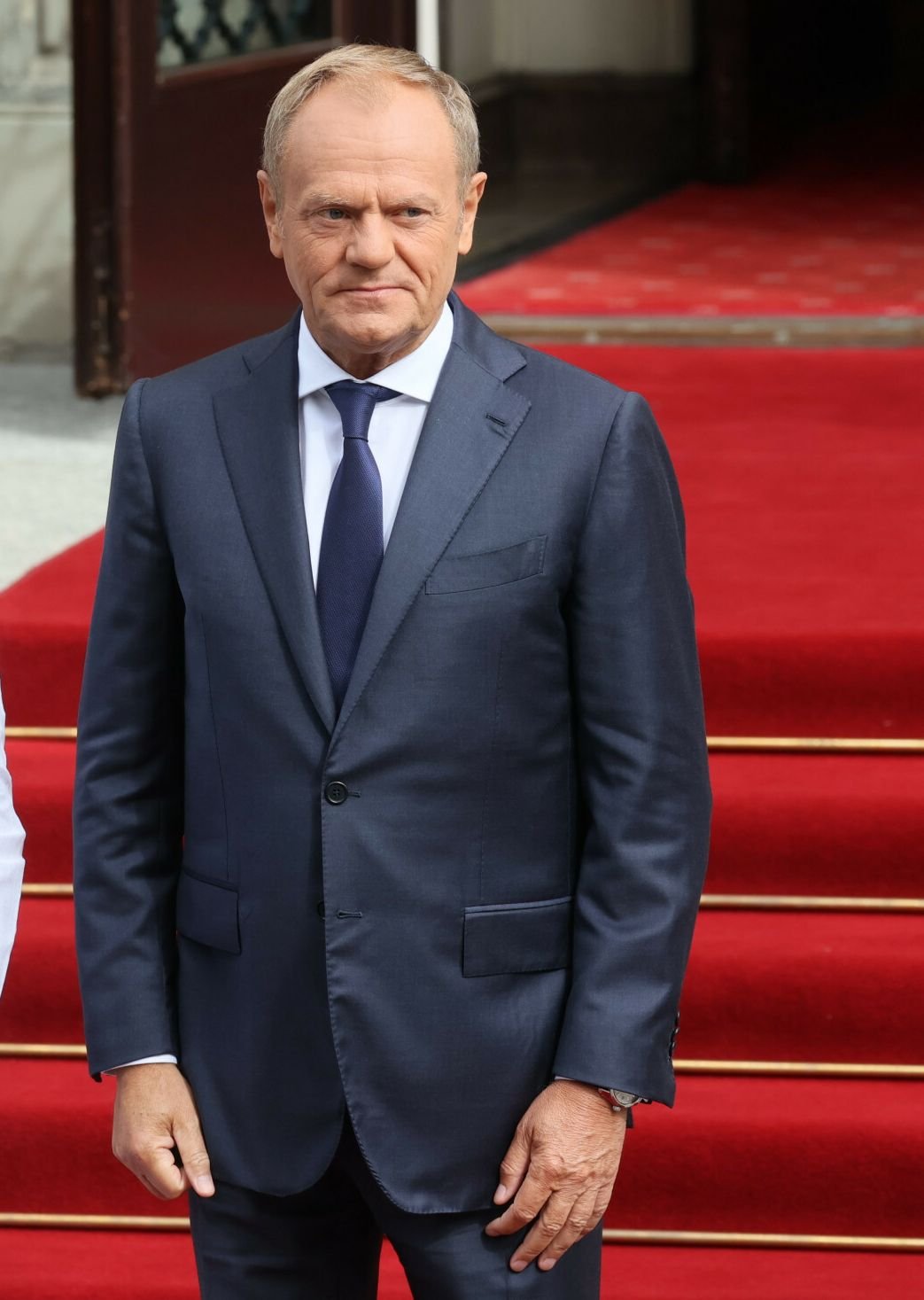 Donald Tusk w garniturze