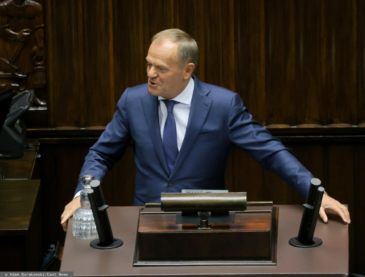 Donald Tusk w garniturze