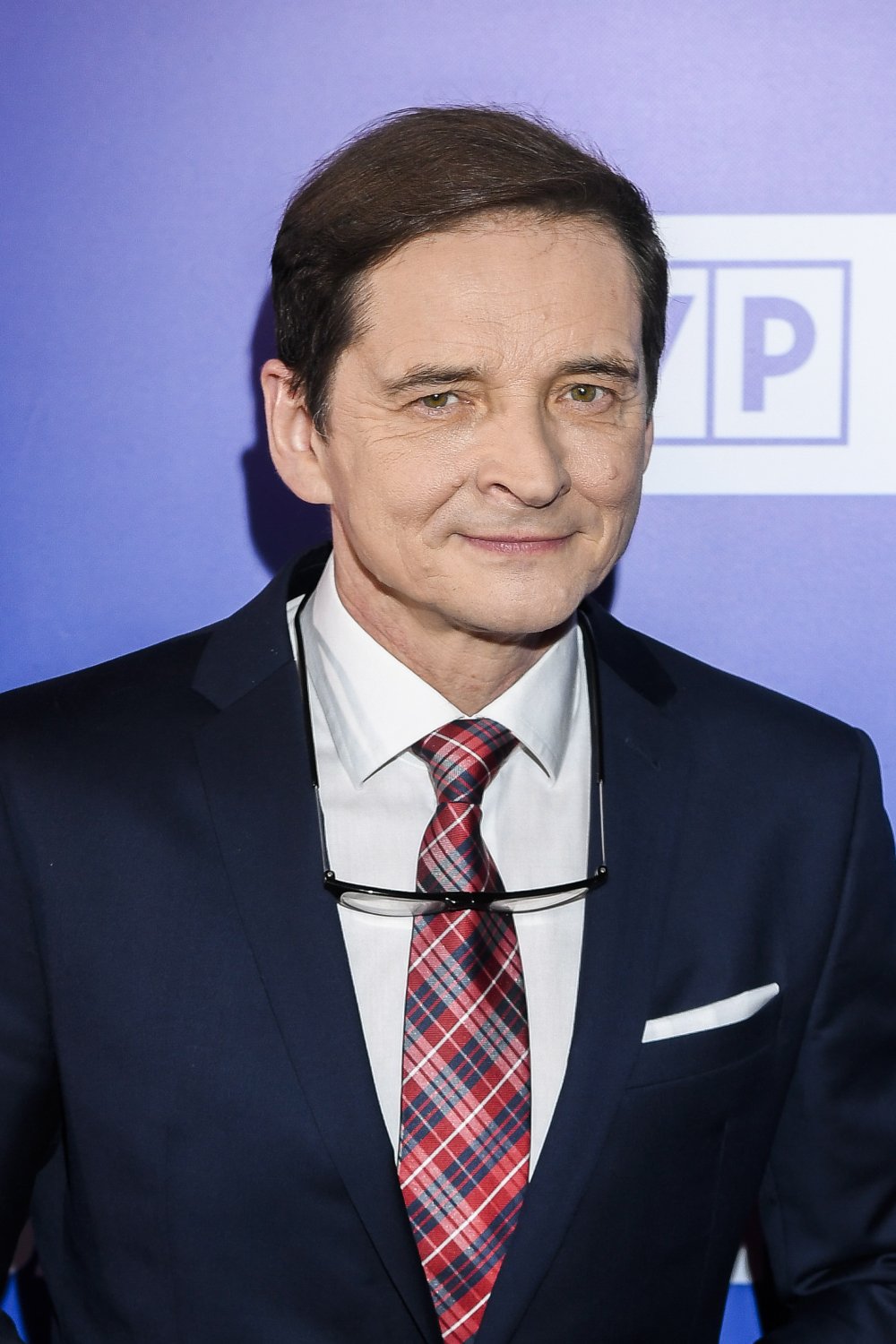 Przemysław Babiarz w czarnym garniturze