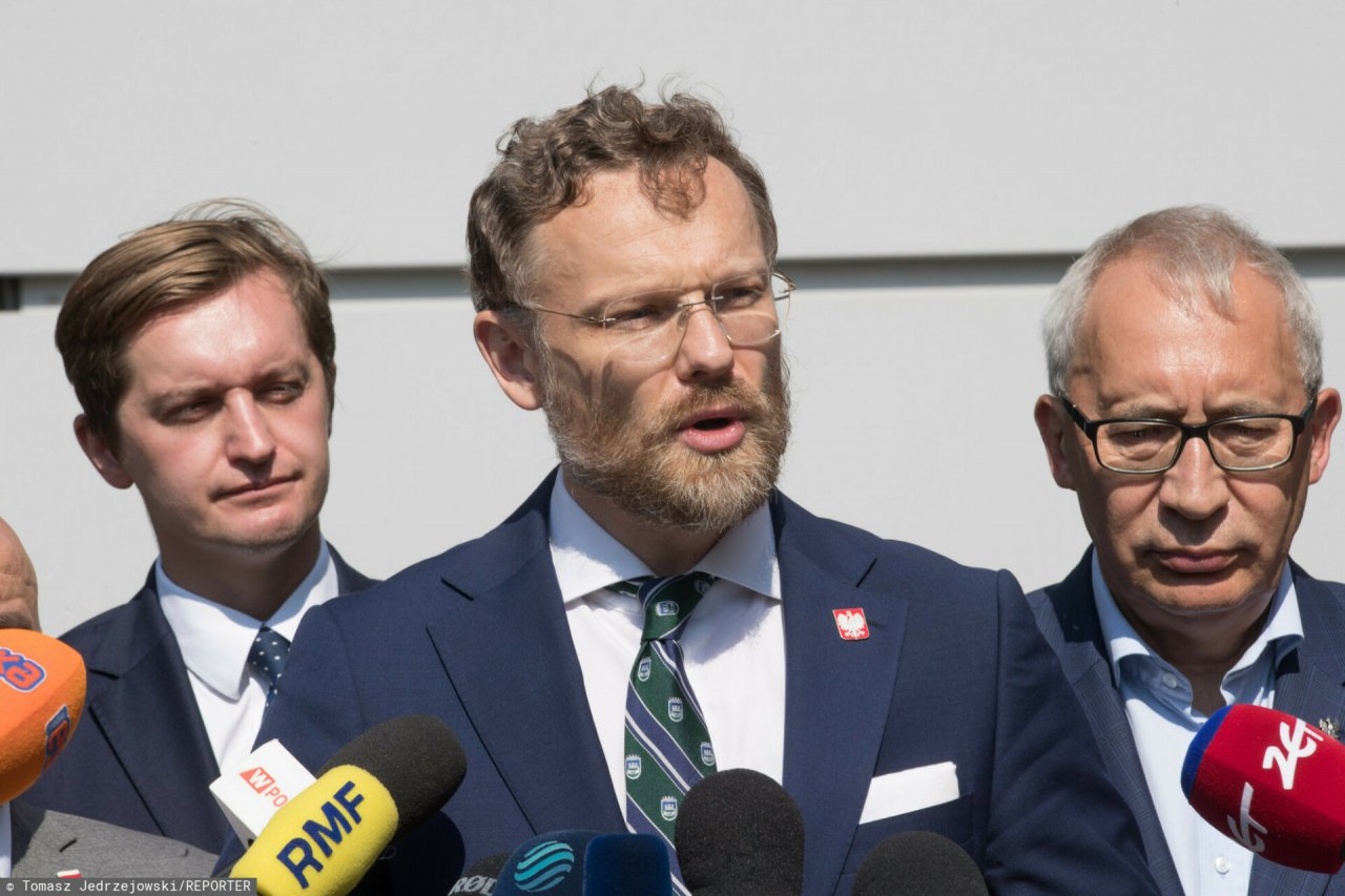 Zbigniew Bogucki w garniturze