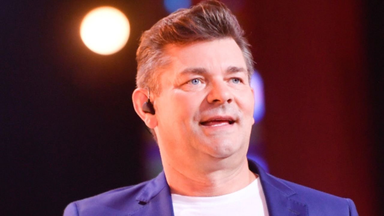 Zenon Martyniuk chałturzy na otwarciu kebaba! Król disco polo w oparach mięsa i darmowych sosów [wideo]