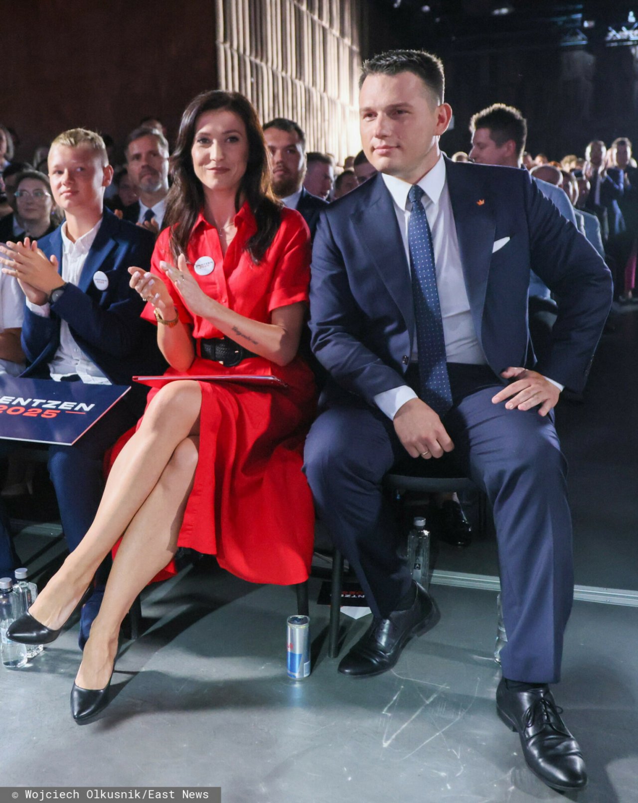 Ewa Zajączkowska Hernik siedzi obok Sławomira Mentzena