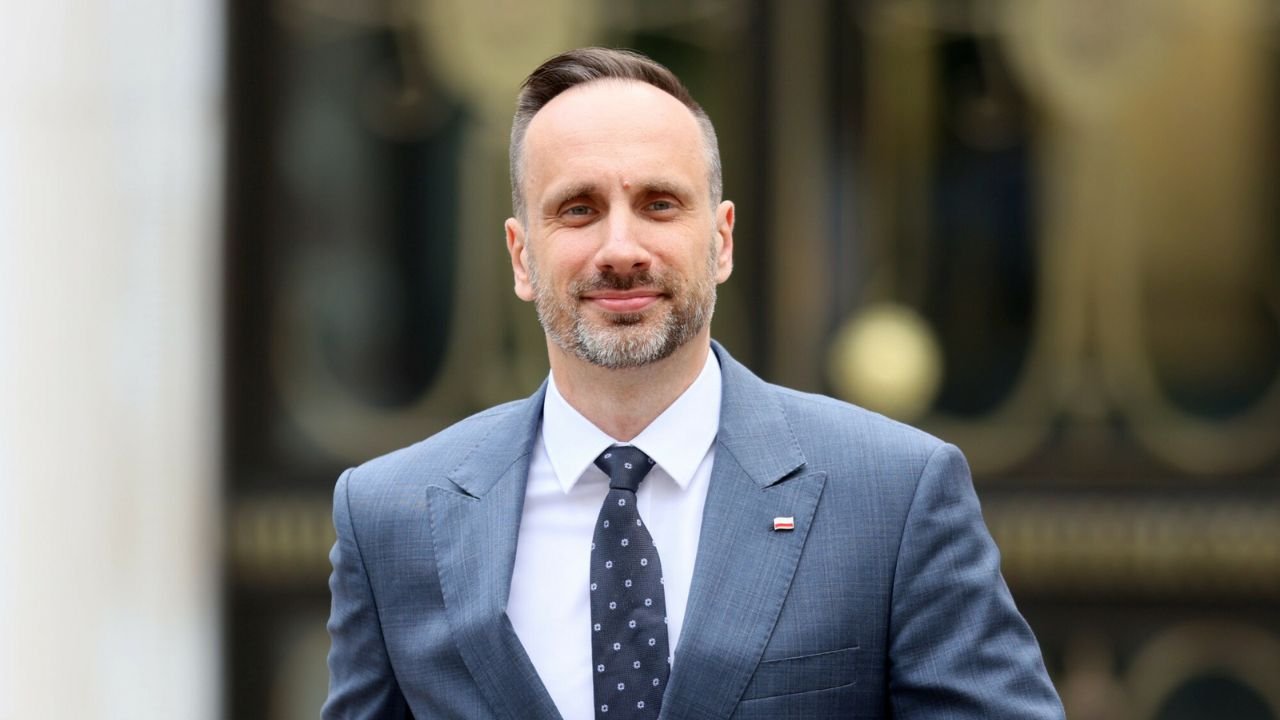 Już po PIS-ie? Janusz Kowalski definitywnie odchodzi z klubu. Powody mogą zaskakiwać!