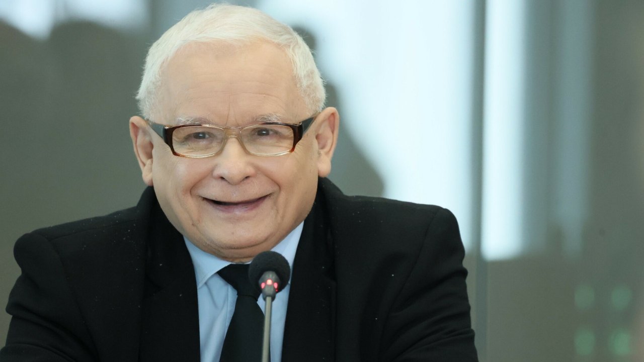 Jarosław Kaczyński ma niezły wokal. Zabawna przeróbka jest fenomenem [wideo]
