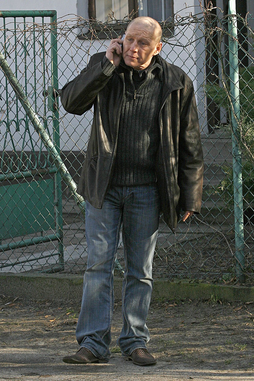 Krzysztof Jackowski w kurtce