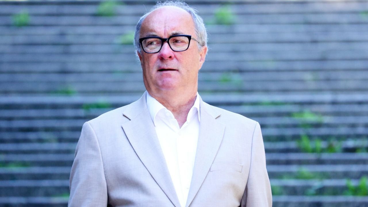 Włodek rozpłakał się, wspominając o rodzinie. "Nie pamiętam twarzy swoich dzieci" [wideo]