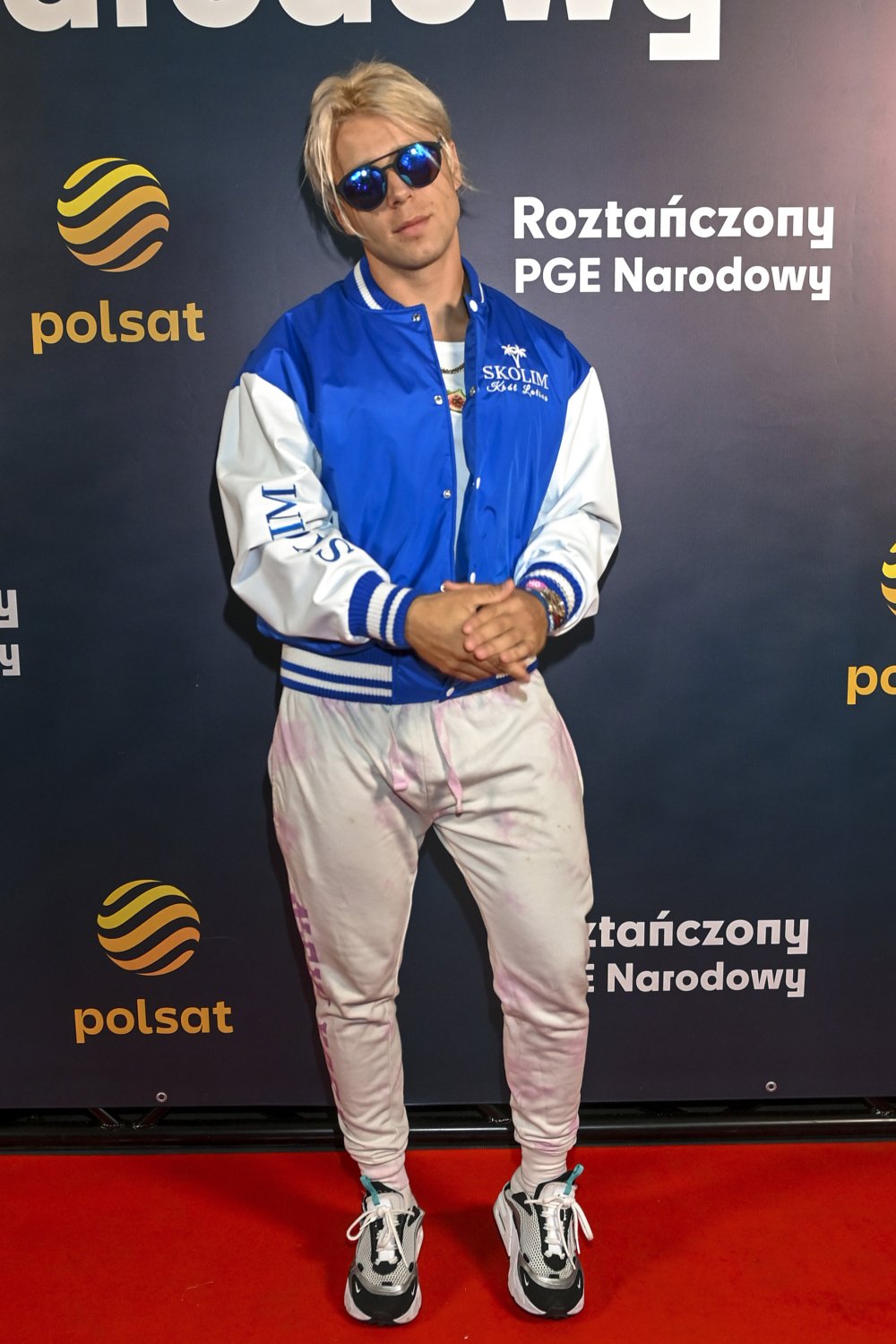 Skolim w niebieskiej bomberce