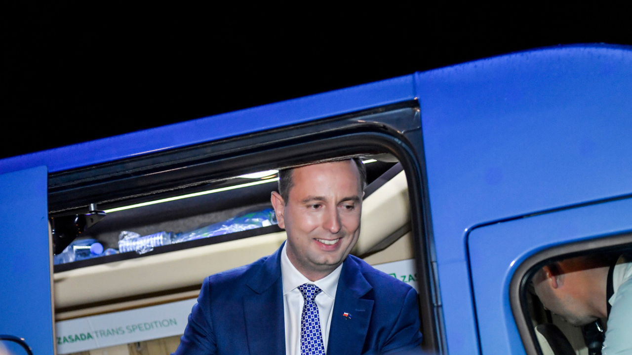 Władysław pobiera 3,5 tys z naszej mamony na mieszkanie w stolicy. Z własnego wynajmu zarobił 40 tysięcy