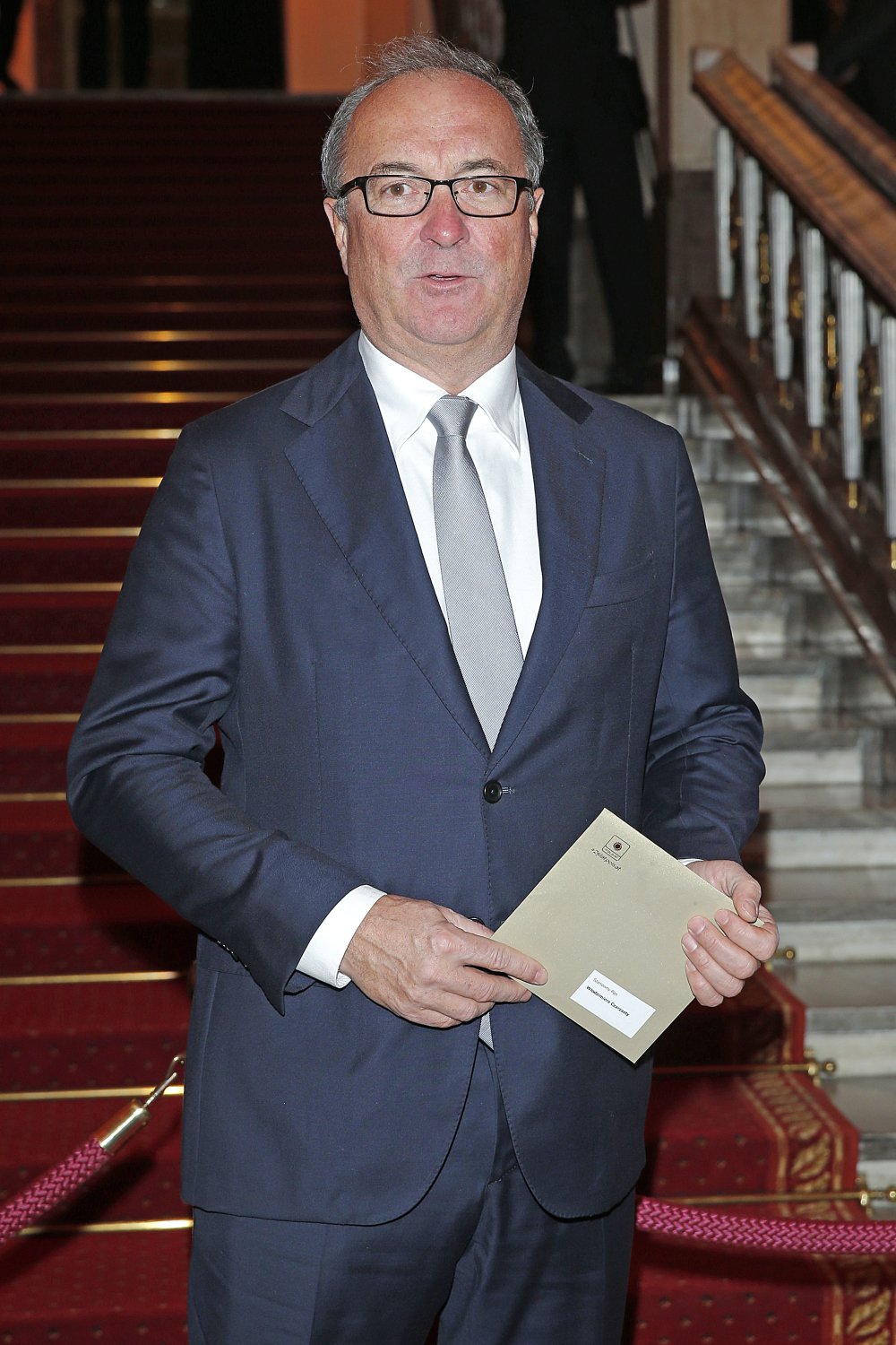 Włodzimierz Czarzasty w garniturze