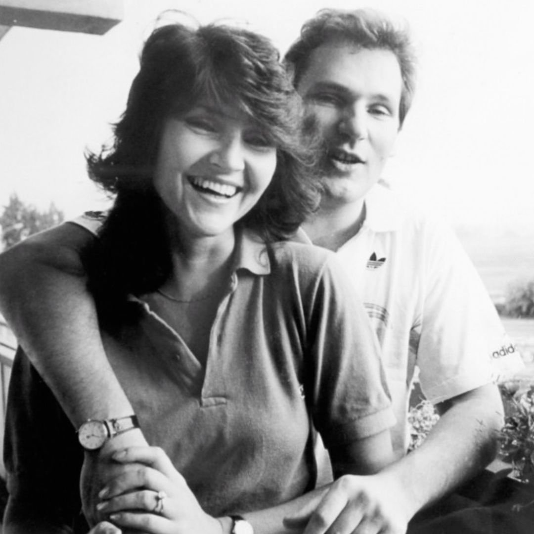 aleksander-kwasniewski z żoną na czarno-białym zdjęciu