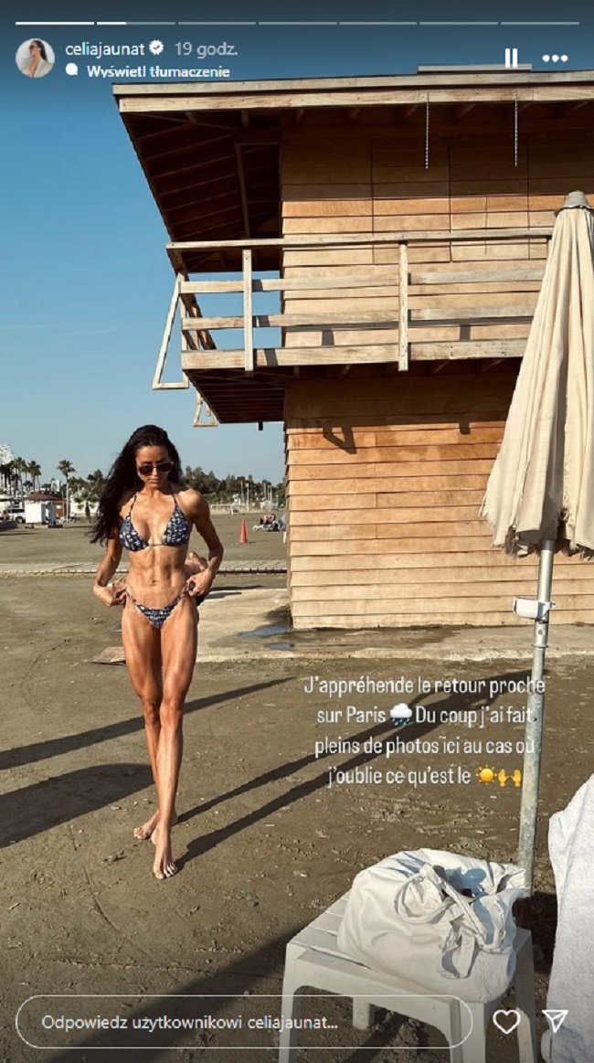 Celia Jaunat w bikini na plaży