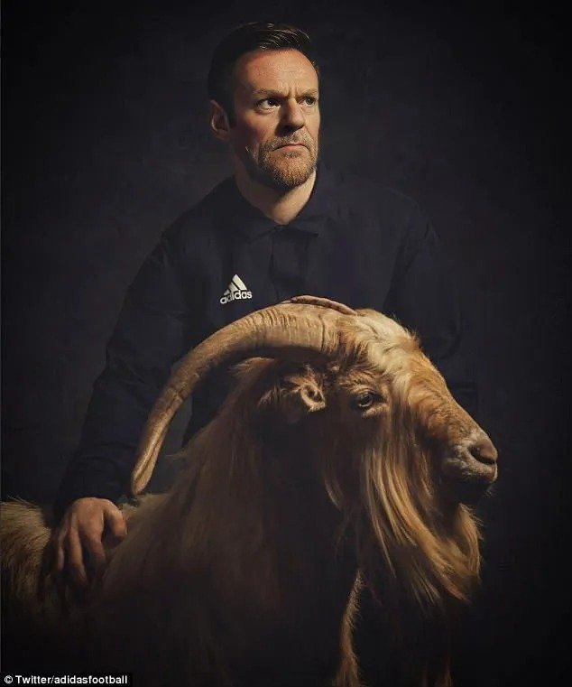 Donald Tusk jako Leo Messi