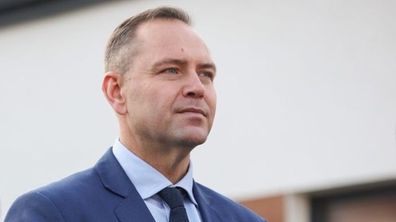 Wpadka w sztabie Karola. Nawet współpracownicy nie wierzą w jego majowy sukces  [wideo]
