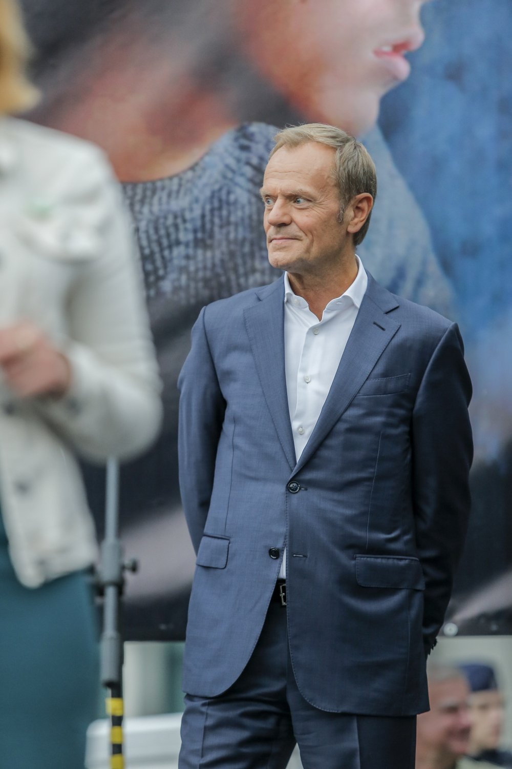 Donald Tusk w granatowej marynarce