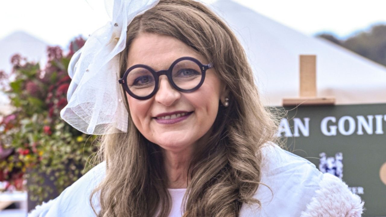 Myślisz, że potrafisz chodzić po chodniku? Irena Kamińska-Radomska miażdży popularny nawyk. "To brak klasy"