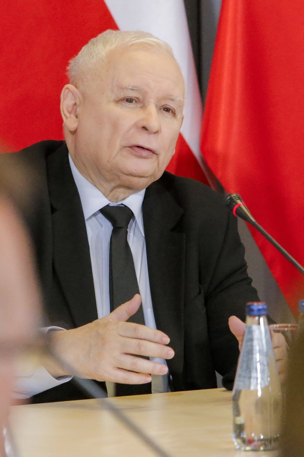 Jarosław Kaczyński w garniturze