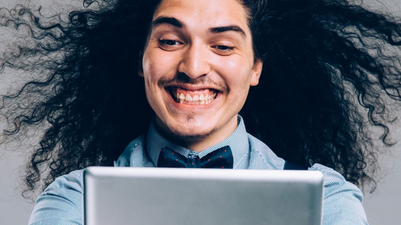 "Mój syn chce rzucić studia, żeby robić karierę w internecie. Jestem przestarzałą matką, która woli fach w ręku"