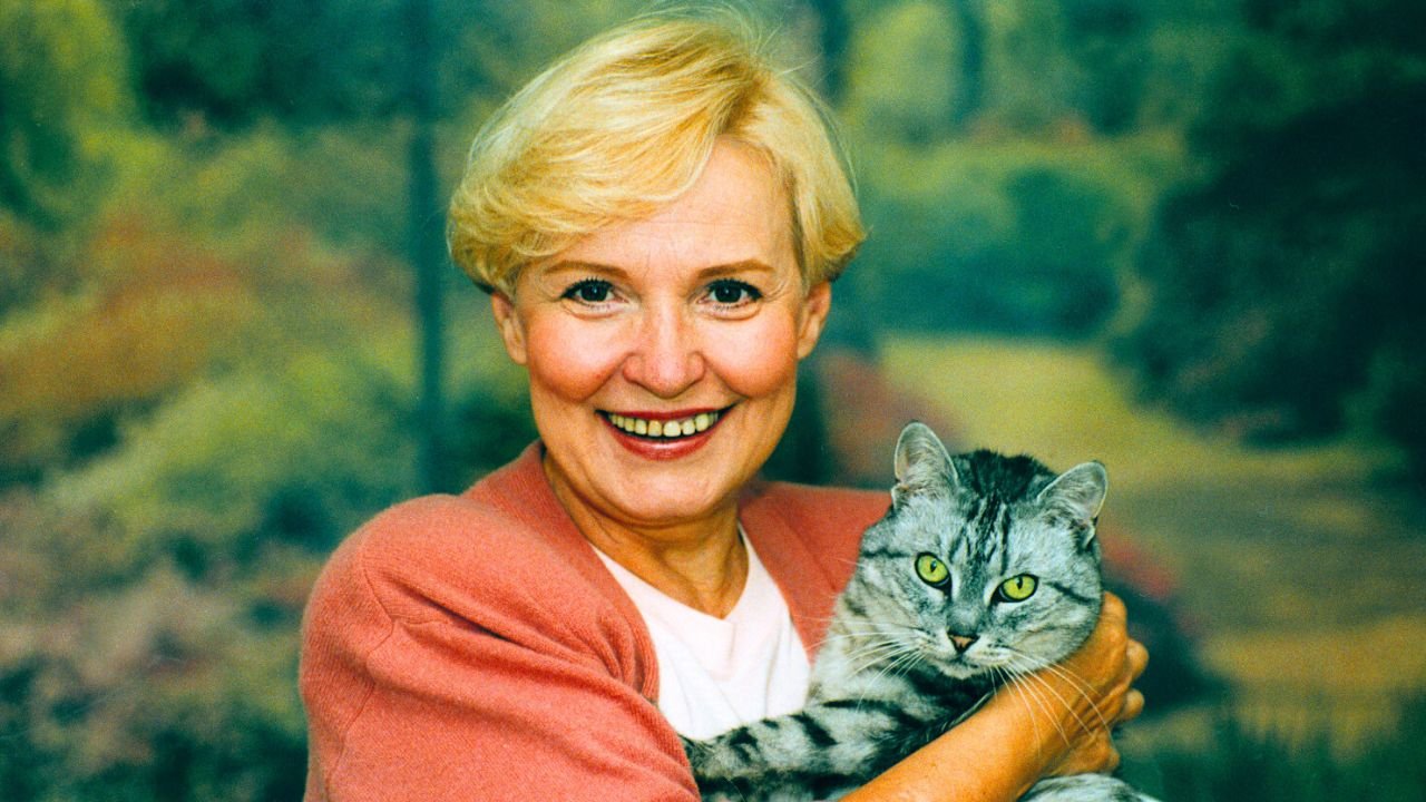 Edyta Wojtczak z kotem.