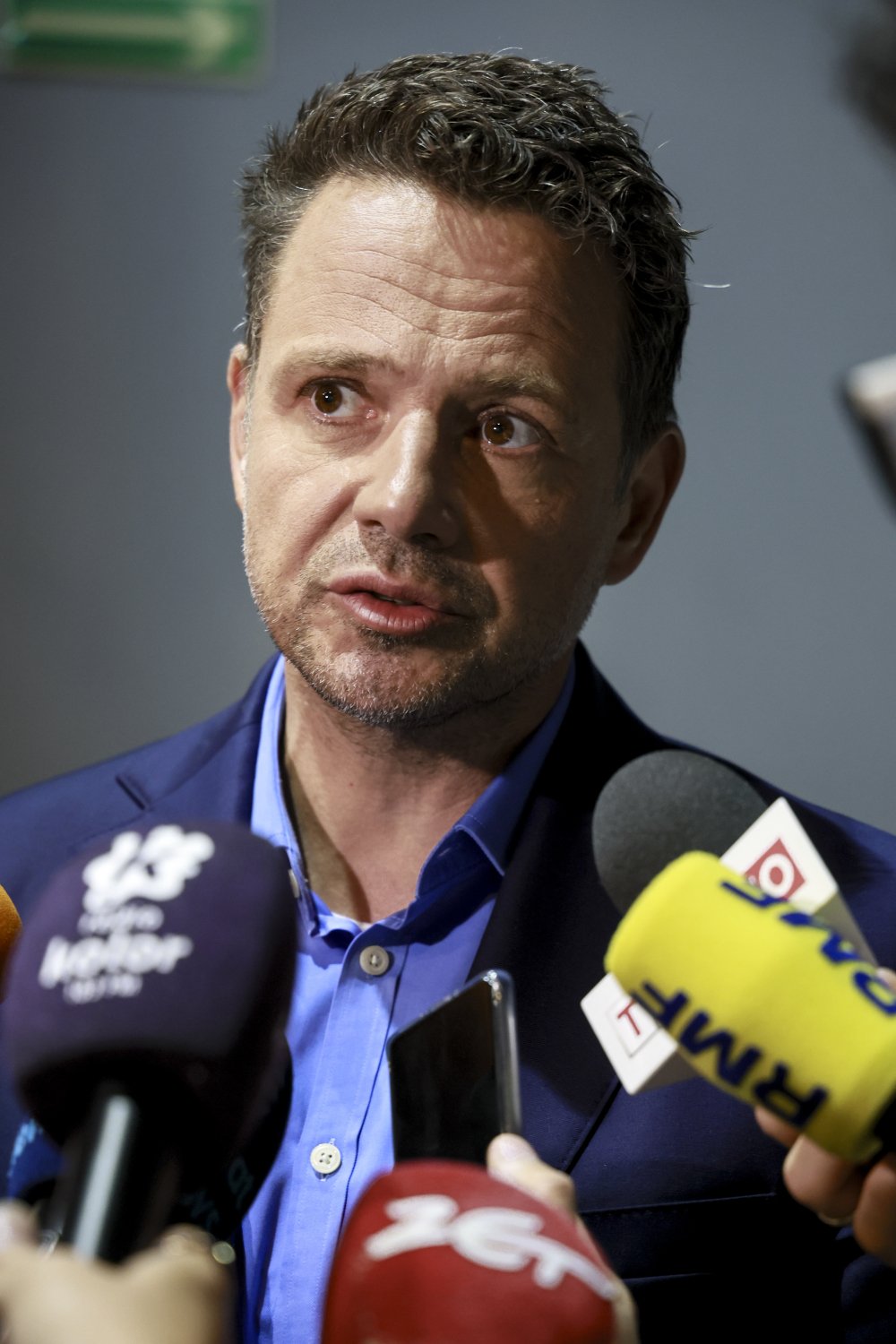 Rafał Trzaskowski w marynarce