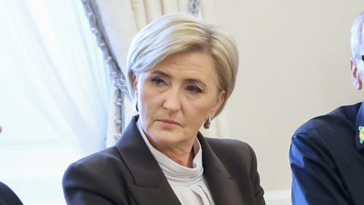 Agata Duda zorganizowała kolejne spotkanie. Na jej twarzy widać zmęczenie, ale jak stylowo wyglądała