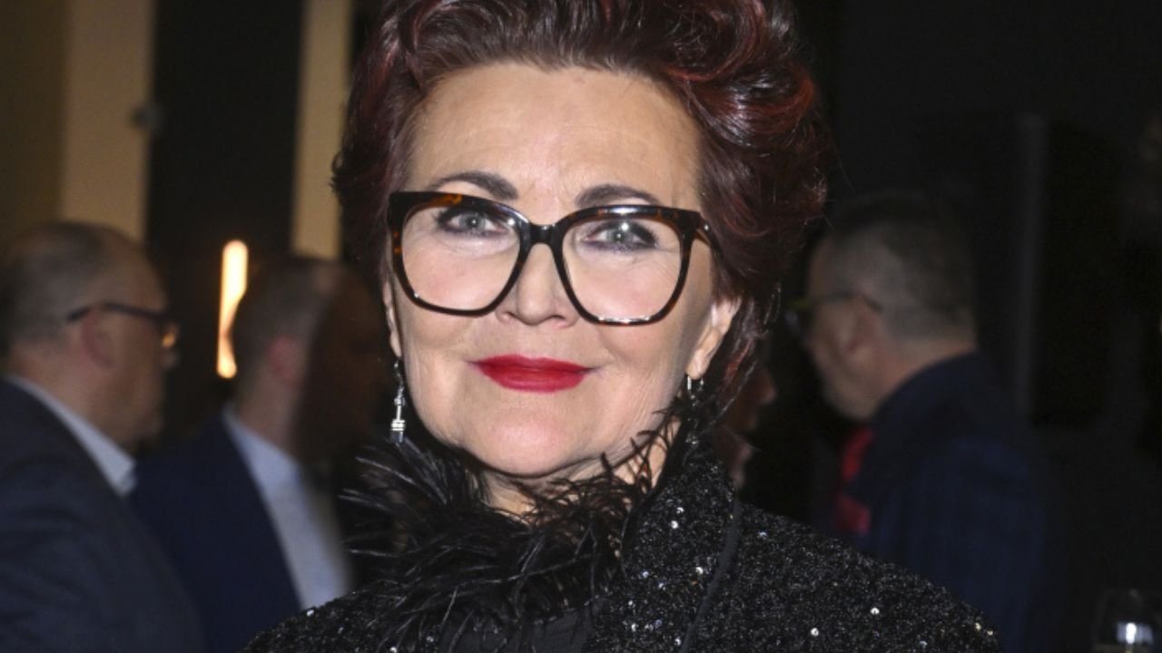 Jolanta od Aleksandra cała błyszczała na Bestsellerach Empiku. Elegancko, ale z pazurem, a usta podkreśliła soczystą czerwienią