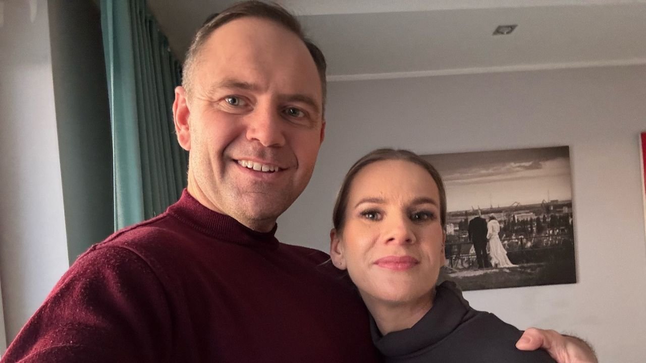 Oczytany Karol Nawrocki z piękną żoną poszli na urlop dla Polski. Sieć odpowiedziała memami