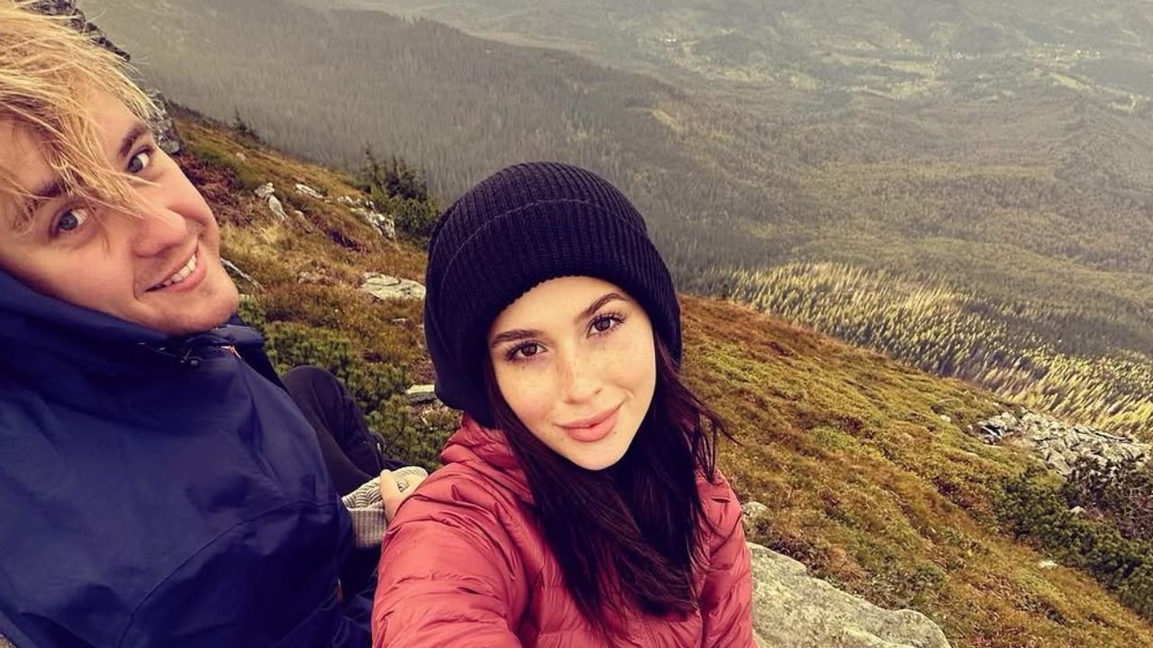 Kevin Mglej świętuje sportowy sukces w Barcelonie. W obcisłym wdzianku podkreśla: "130-kilogramowemu Kevinowi nawet się nie śniło"