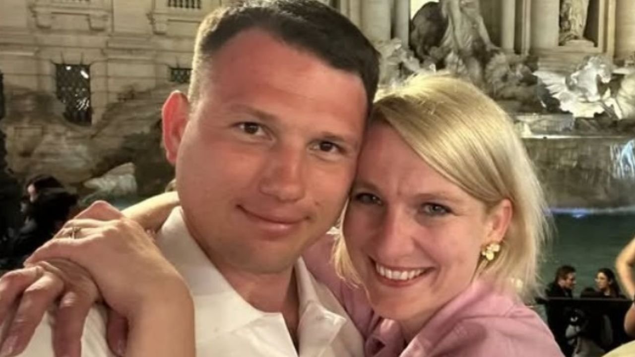 Żona Sławka Memcena to stylowa dama. Chętnie eksponuje zgrabne nogi i zdecydowanie ma się czym chwalić