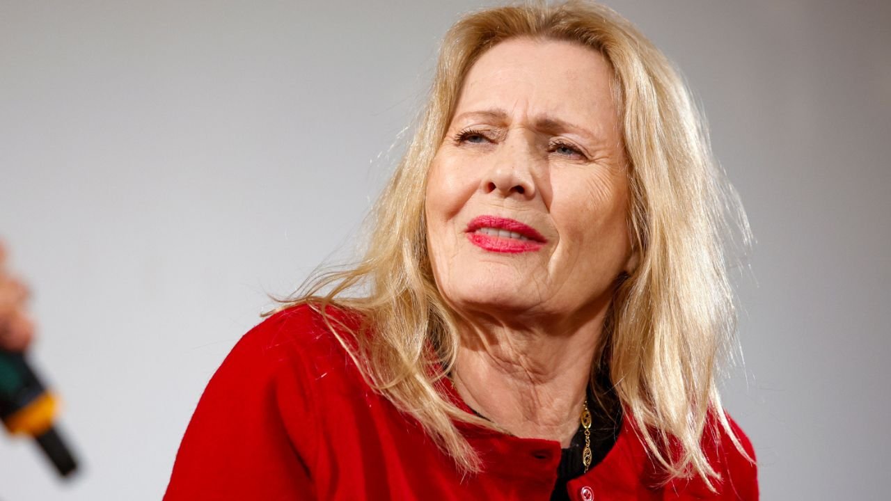 Grażyna Szapołowska w szczerym wyznaniu: "Zostałam, niestety, bardzo szybko mamą". Dostało się też jej drugiemu mężowi