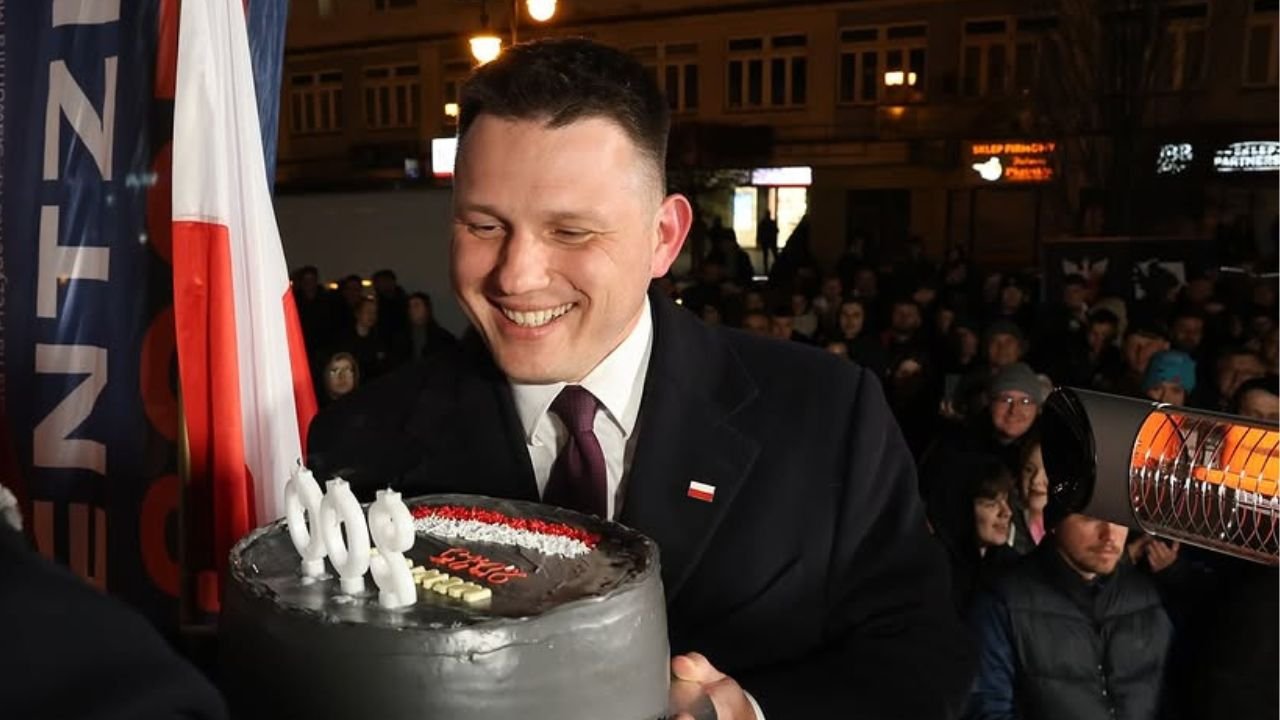 Sławek tłumaczy się ze wpadki z likwidacją PIT i składek: "To był żart i slogan wiecowy" [wideo]