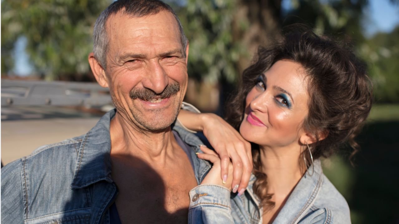 "Muszę coś zmienić w życiu" – po 30 latach zostawił żonę dla młodszej. Jego powód był absurdalny"