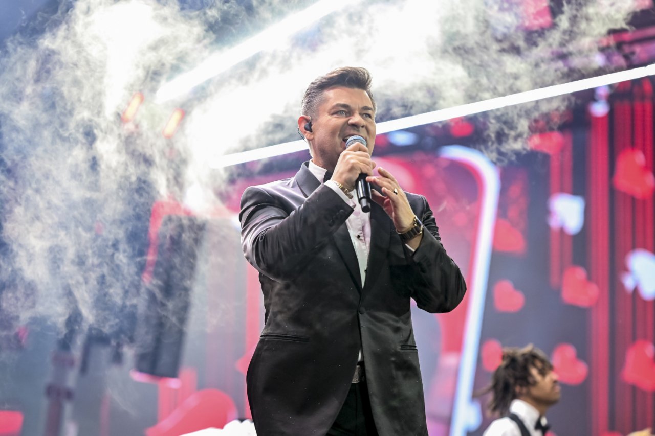 Zenek Martyniuk marynarce