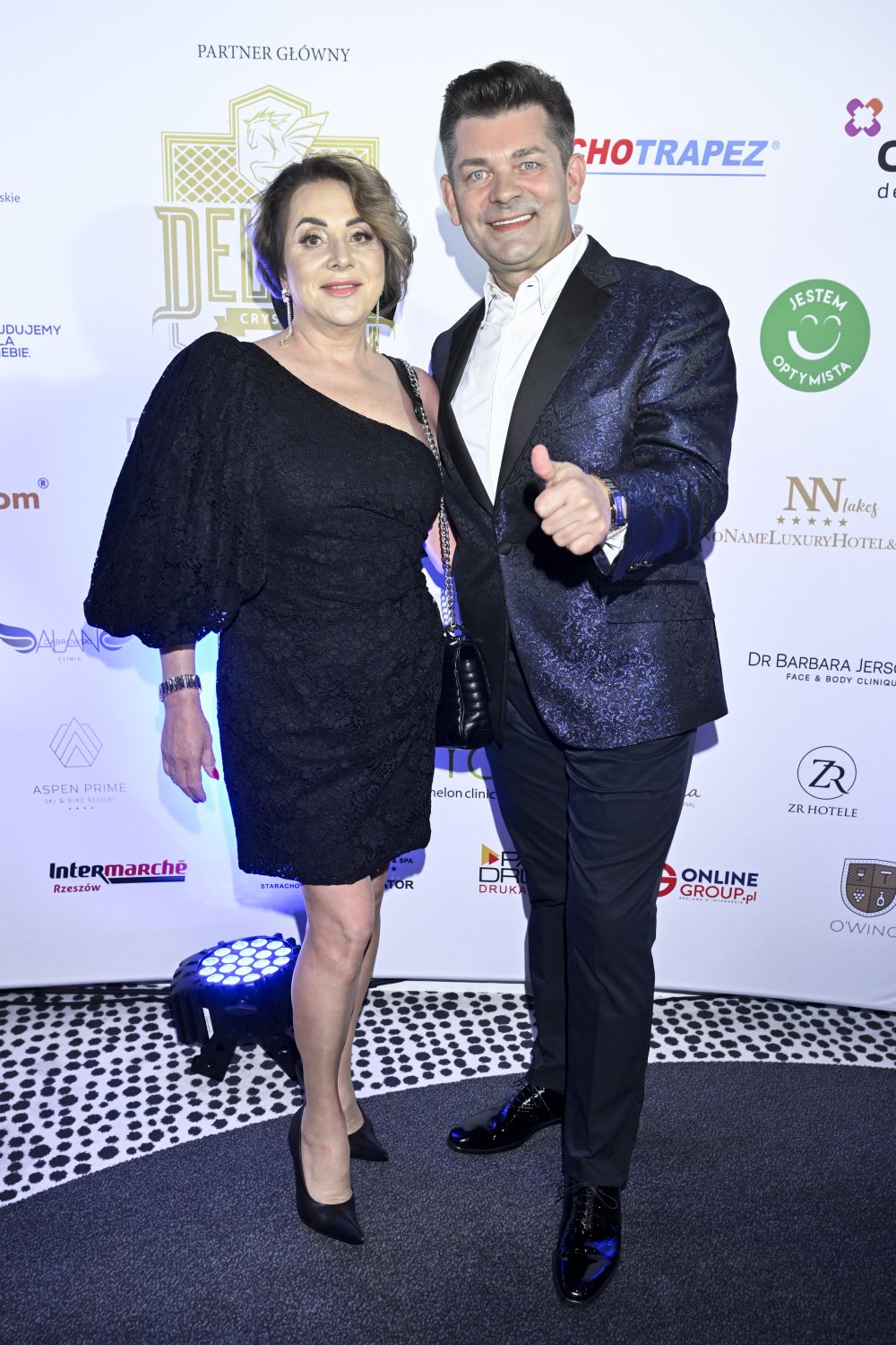 danuta i zenek martyniukowie pozują na ściance