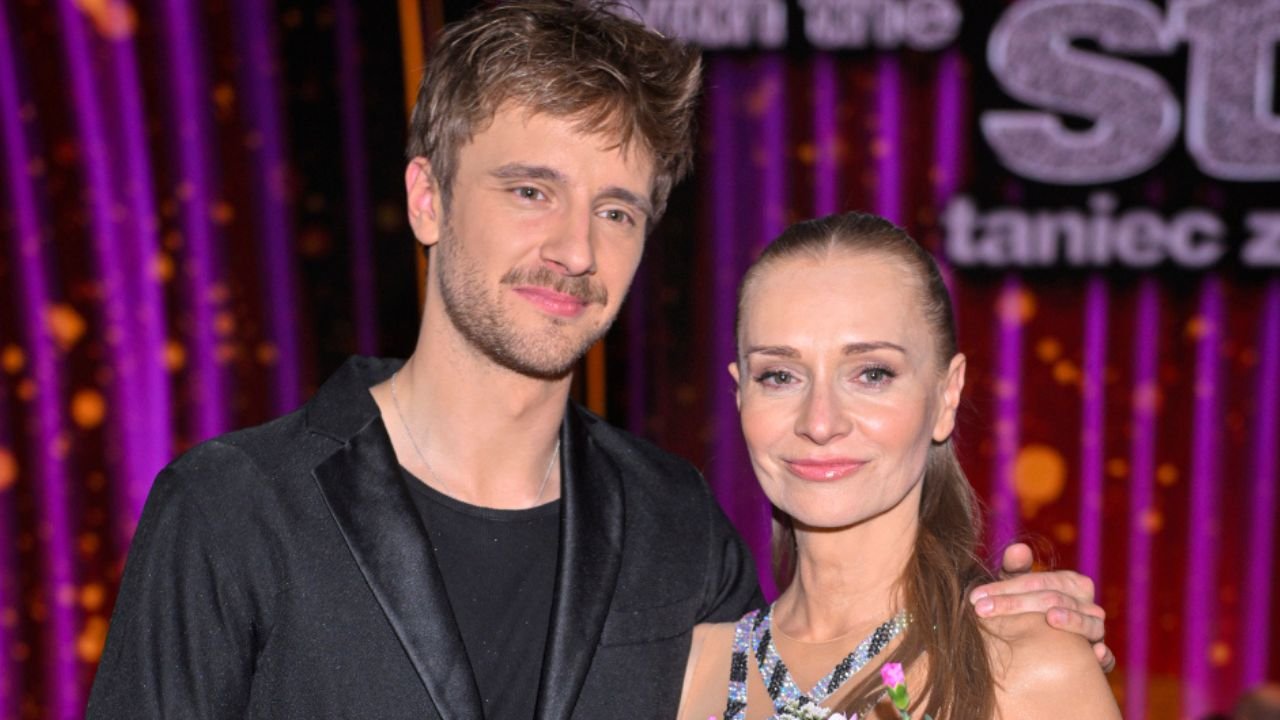 Mama Macieja Musiała wskoczyła w panterkowe biksy i puściła do sieci figlarne fotki. Anna ma ciałko i buźkę nastolatki
