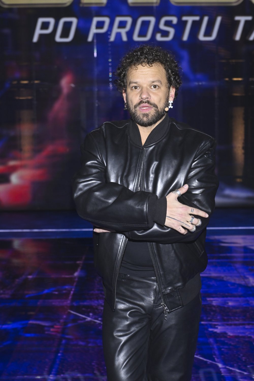 Michał Piróg w czarnej kurtce