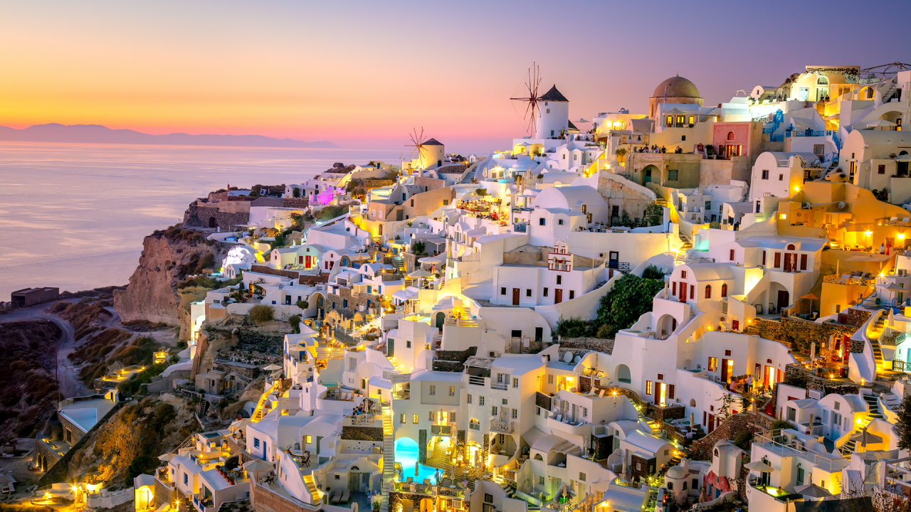 Widok na panoramę Santorini