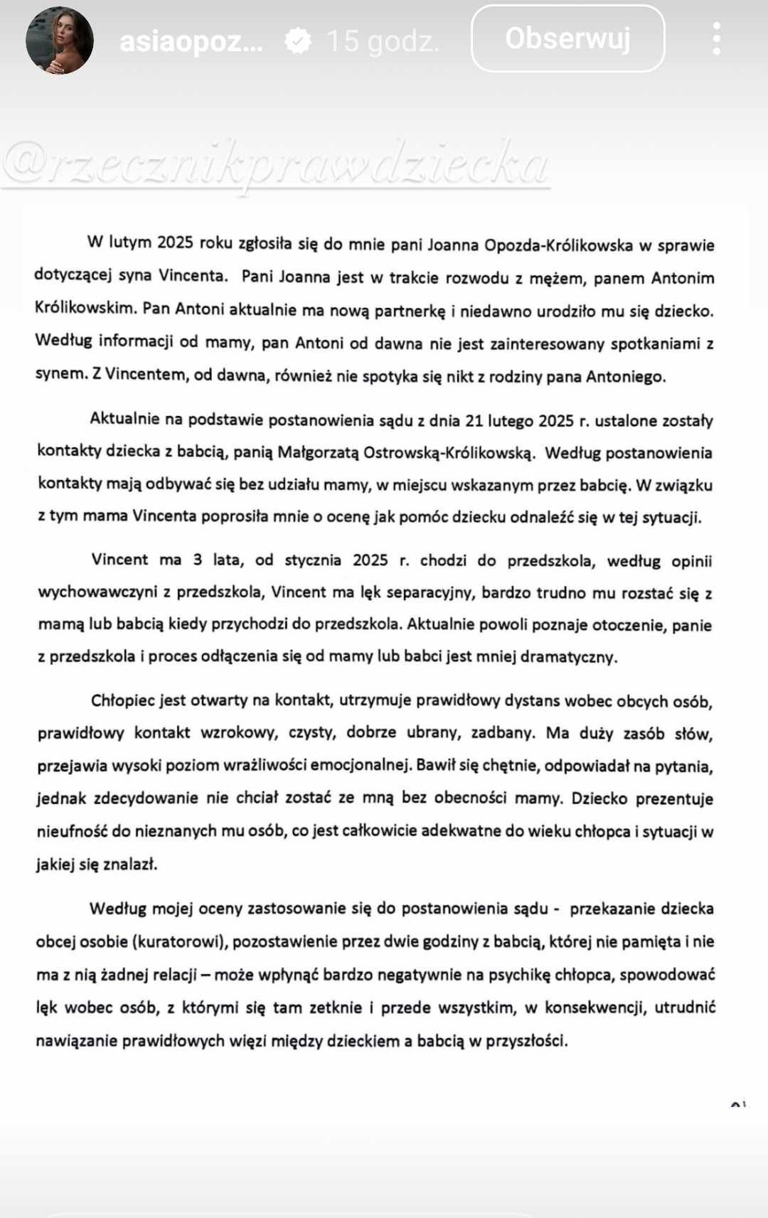 dokument białe tło czarny napis
