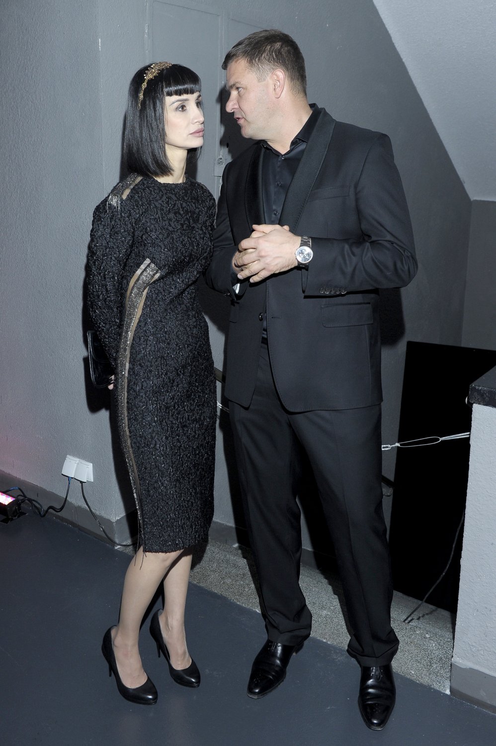 Vila Kołakowska i Tomasz Karolak ubrani na czarno