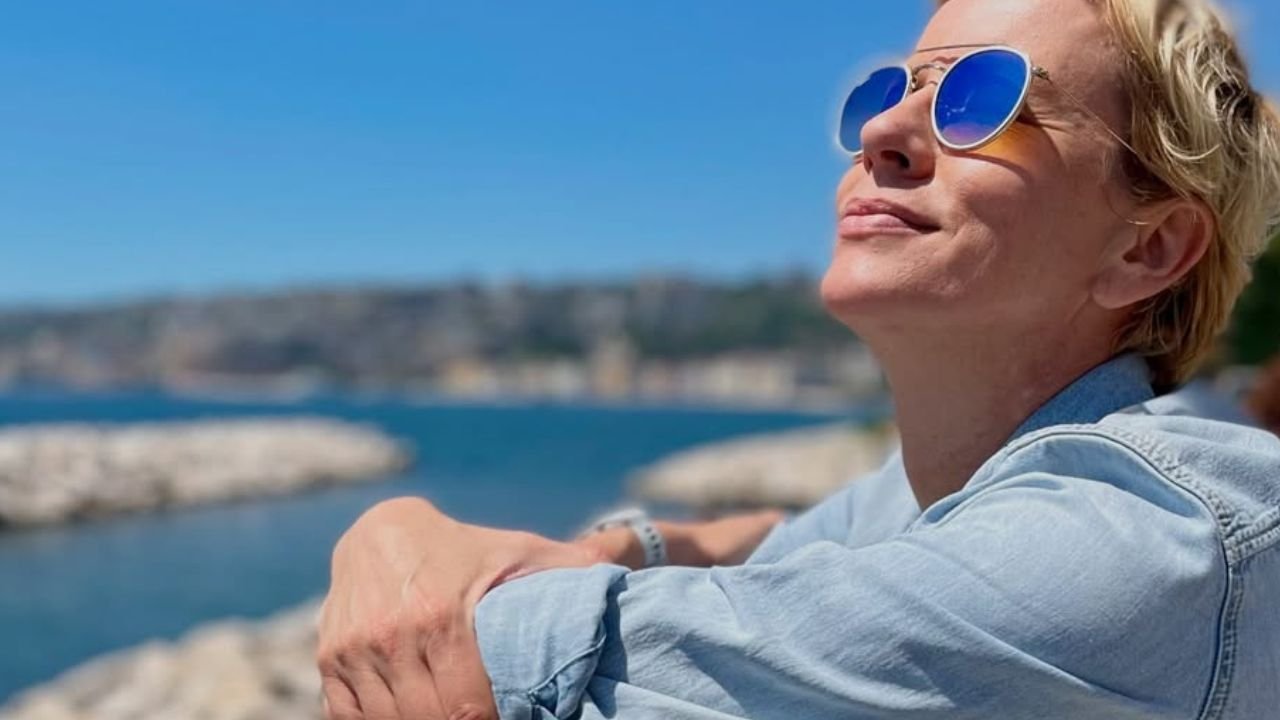 Anita Werner wypięła wysportowane ciało w mikroskopijnym bikini. Fani przecierają oczy z niedowierzania: "Co za figura!" [zdjęcie]