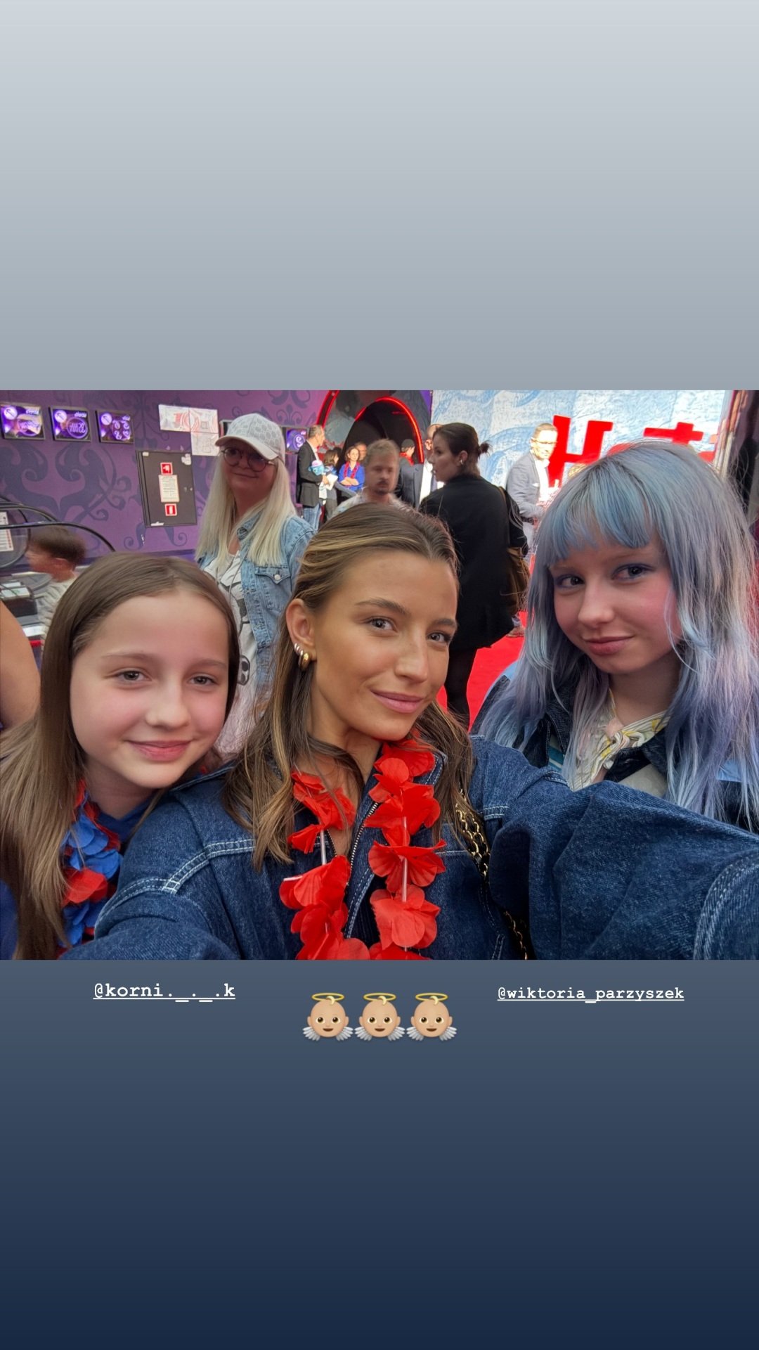 Julia Wieniawa z siostrami